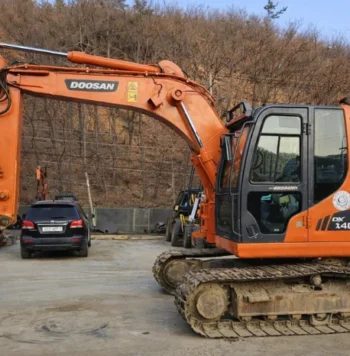 Doosan DX140R Crawler Excavator